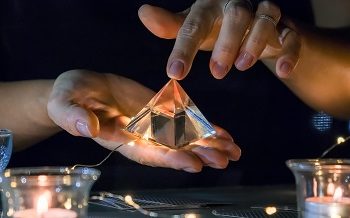 https://voyancealice.com/voyance/vraie-voyante.html