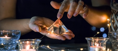 https://voyancealice.com/voyance/vraie-voyante.html
